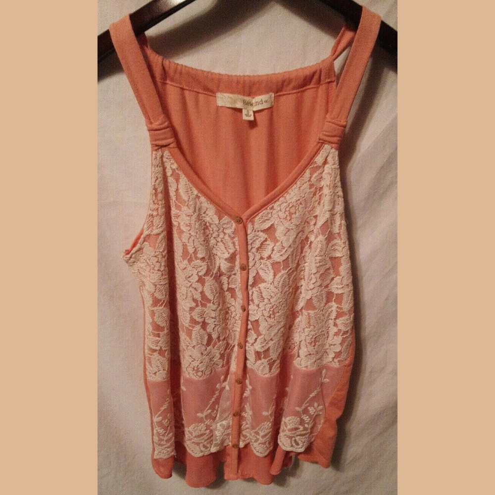 SOLD - REWIND TOP WOMENS S -- Peach w/Cream